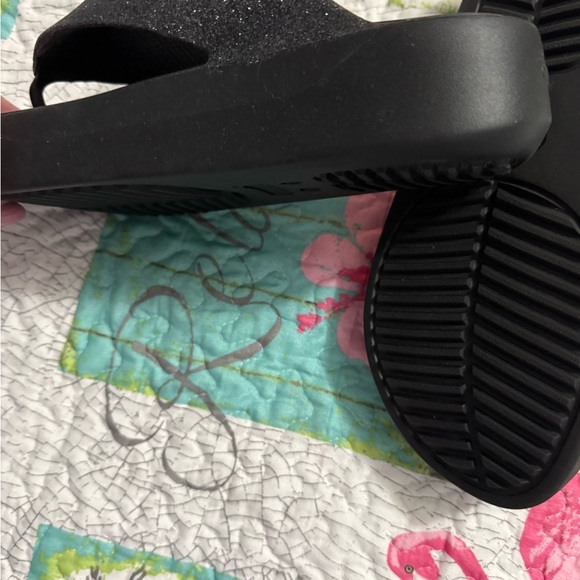 CROCS Glittery Black Flip Flops - Picture 3 of 3